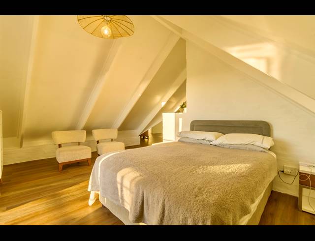 5 BEDROOM HOUSE FOR SALE IN GROTTO BAY